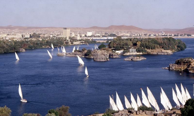מצרים - נוף אסואן והנילוס מאגא חאן
