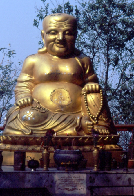בתאילנד -בודהה ענק בדוי סוטפ