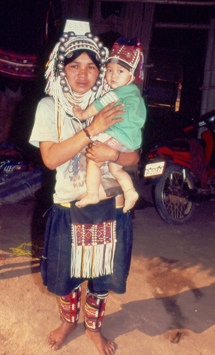 תאילנד - בת שבט הקארן