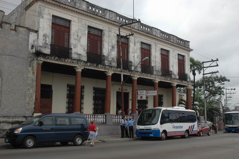 קובה - הבנה -  מבנה קולוניאלי שחוק