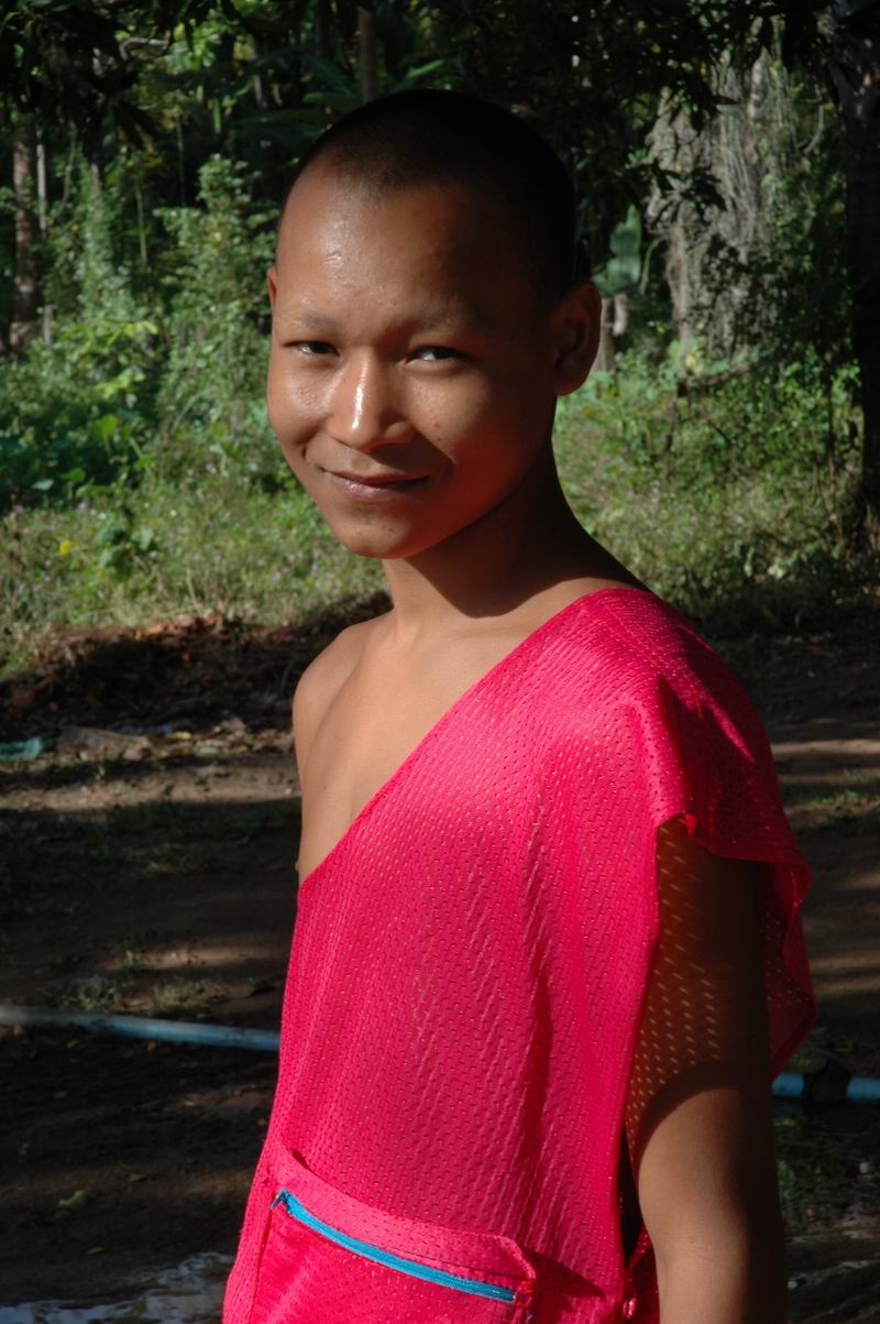 קמבודיה - נזיר חתיכי  