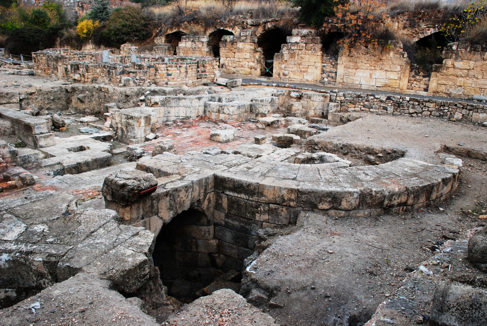 בניאס - אתר הקמרונות - שרידי ארמון אגריפס