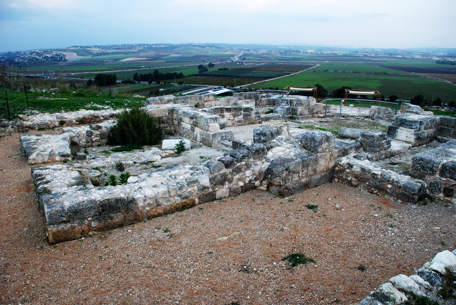 תל יקנעם - תל עם מימצאים לאורך אלפי שנים - מבט כללי על האתר