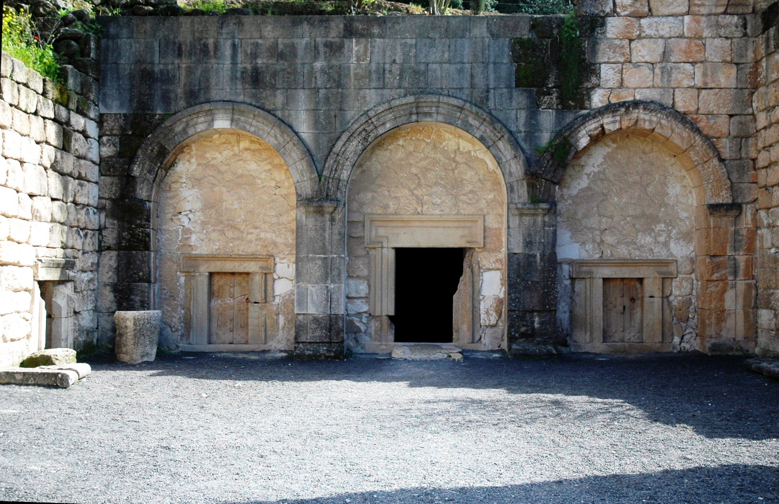 בית שערים - הכניסה למערת הארונות