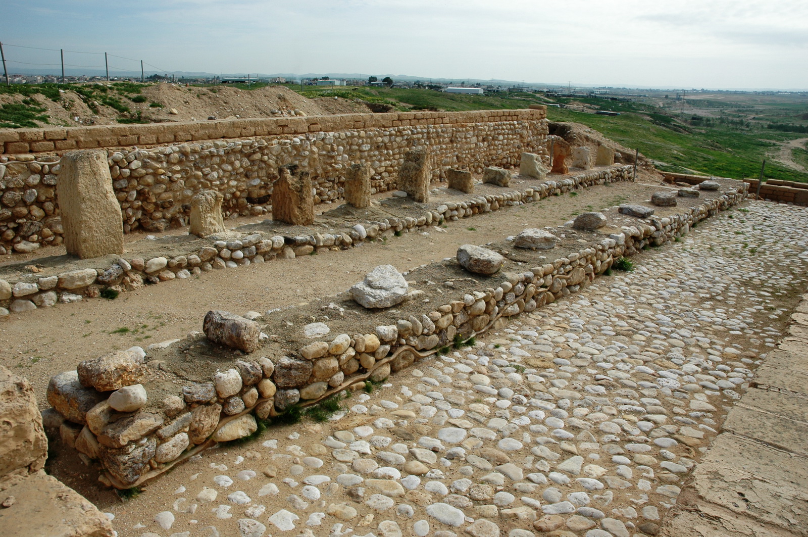 תל ב. שבע - שרידי המחסנים