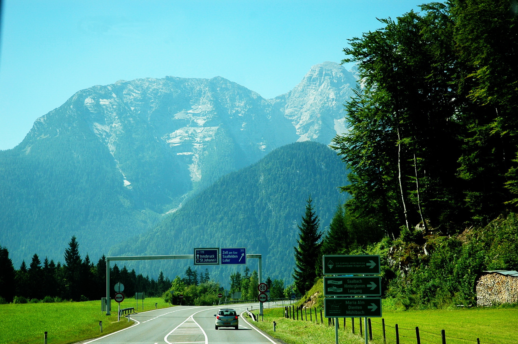 אוסטריה - בדרך לטירול - מחלון האוטובוס