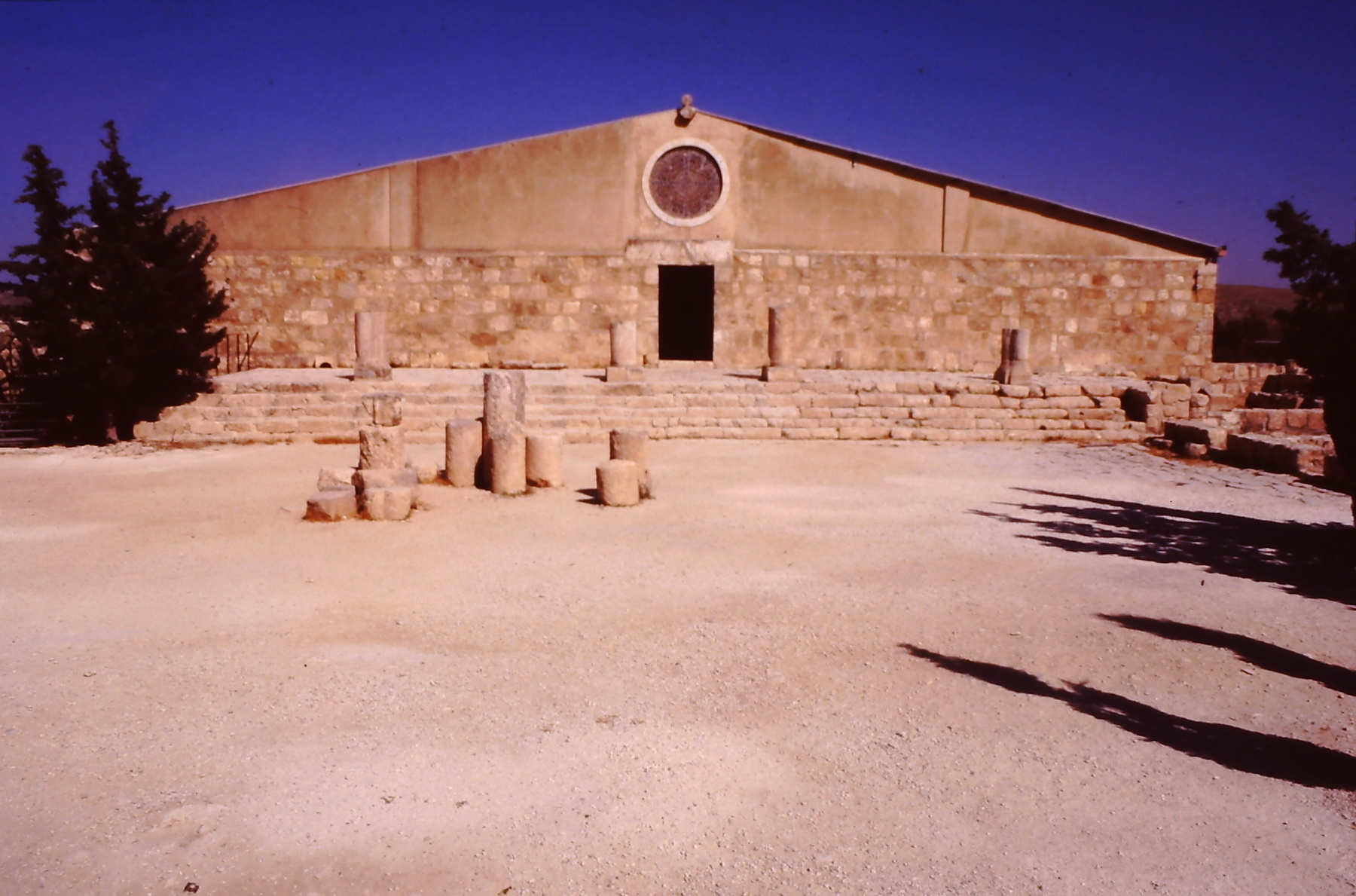 ירדן - כנסיית הר נבו - חוץ